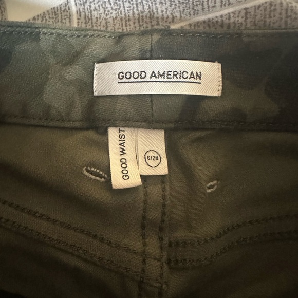 Good American • Always Fits Good Waist Skinny Jeans - Picture 7 of 7